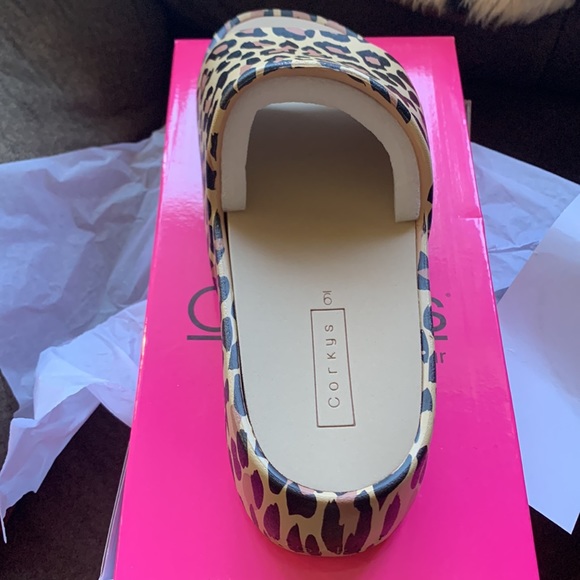Corey’s Leopard Slides - Picture 3 of 6